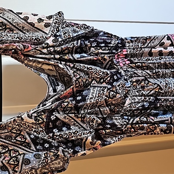 Beautiful Cold Shoulder Maxi Dress - Picture 13 of 13